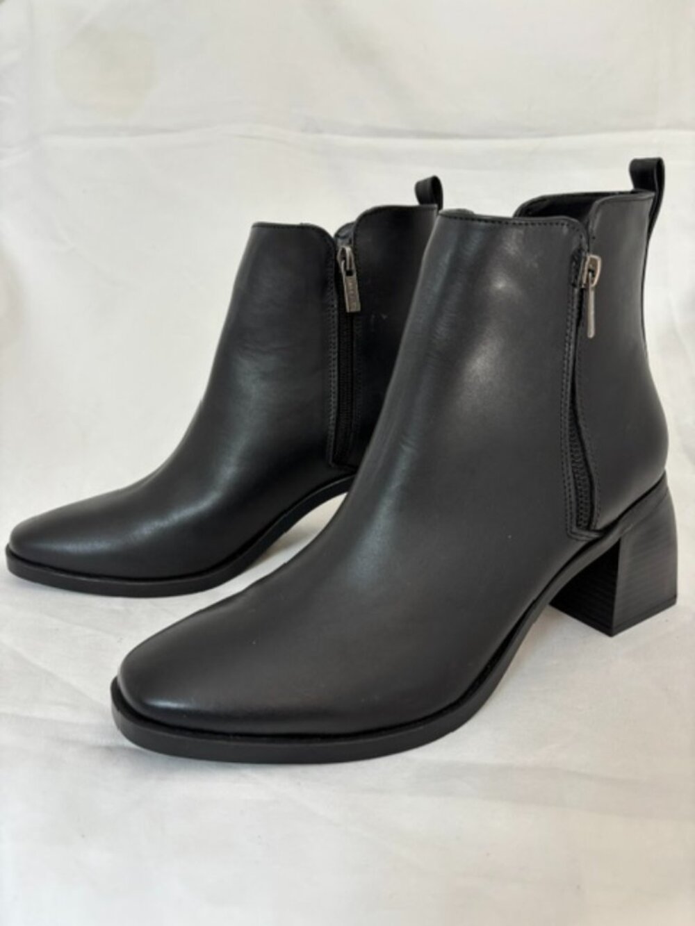 NWOT Anne Klein Alessa Womens Black Curved Block Heel Dual Zipper Ankle Boot 10M